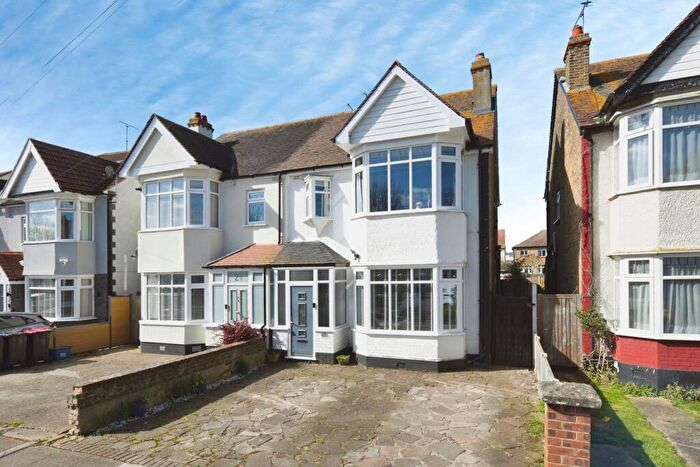 4 Bedroom Semi Detached House For Sale In Sandringham Road, Southend-on-Sea, Essex, SS1