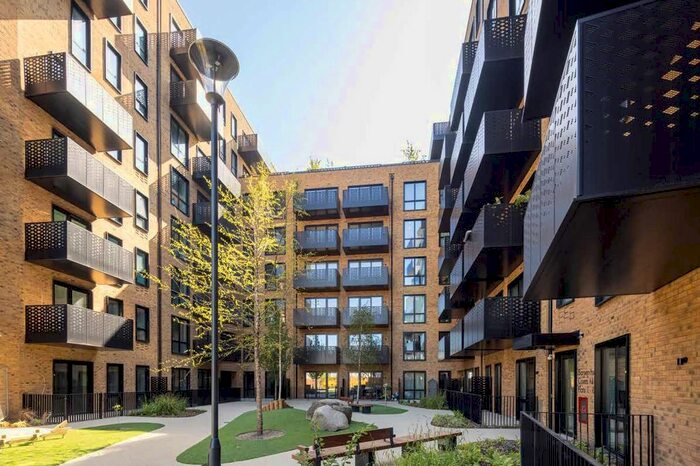 2 Bedroom Flat To Rent In Hanwell Square, Hanwell, W7