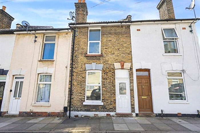 2 Bedroom Terraced House For Sale In Wykeham Street, Rochester, Kent, ME2