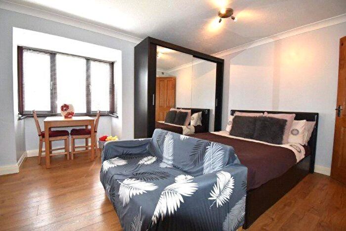 Studio To Rent In Boxwood Close, West Drayton, Hillingdon, UB7