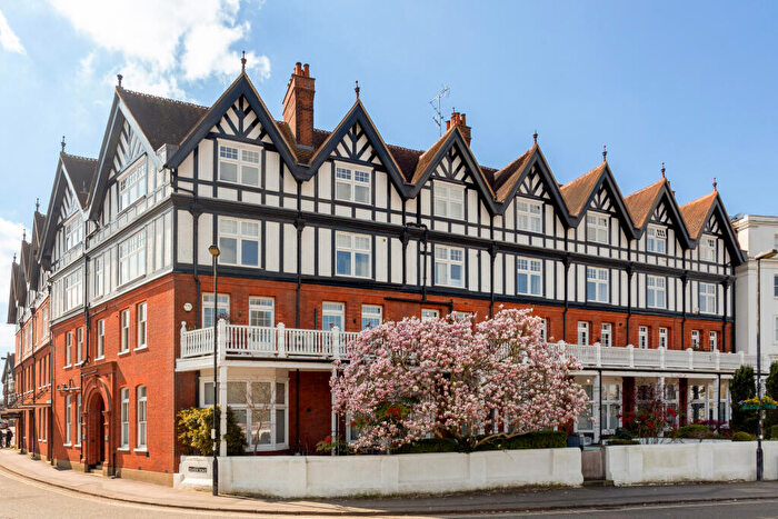 4 Bedroom Flat For Sale In Station Road, Henley-On-Thames, RG9