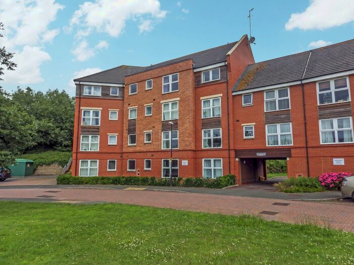 2 Bedroom Flat To Rent In Celsus Grove, Swindon, Wiltshire, SN1