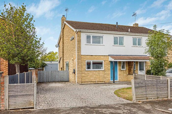 3 Bedroom Semi-Detached House For Sale In Old Bath Road, Cheltenham, GL53