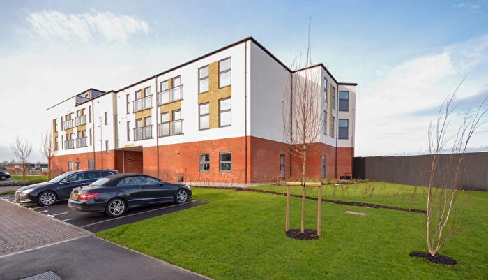 1 Bedroom Flat To Rent In Longacre House, Shopwhyke Road, Chichester, PO20