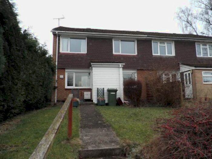 3 Bedroom Property To Rent In Whatcombe Road, Frome, Somerset, BA11