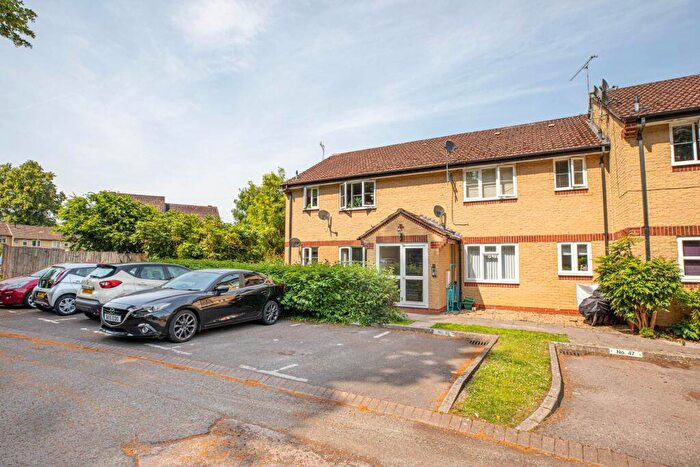 2 Bedroom Apartment For Sale In Dudbridge Meadow, Dudbridge, Stroud, GL5