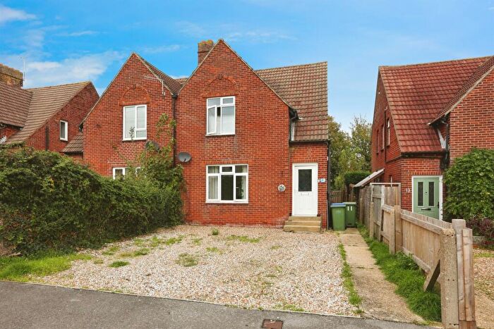 3 Bedroom Semi-Detached House For Sale In Earls Road, Fareham, PO16