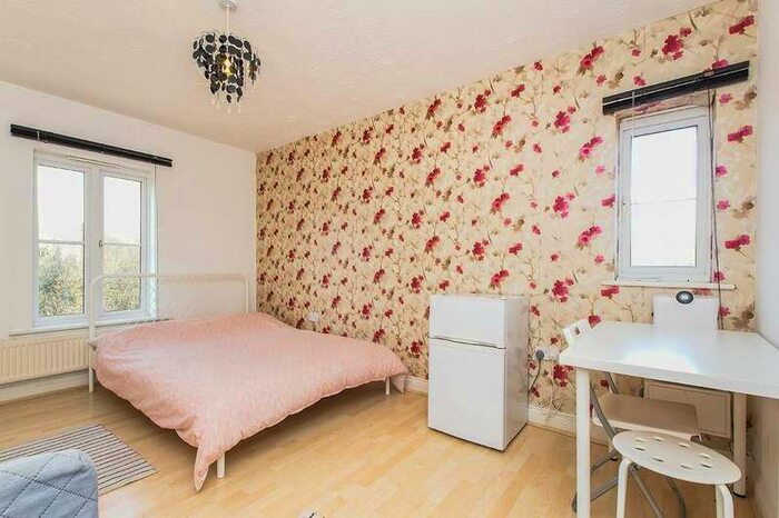 1 Bedroom Leisure Facility Commercial To Rent In Newacres Road, London, SE28