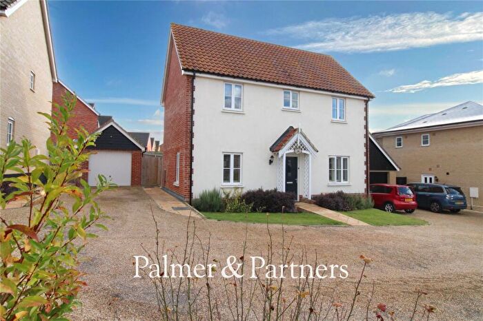 3 Bedroom Detached House For Sale In Oak Close, Saxmundham, Suffolk, IP17
