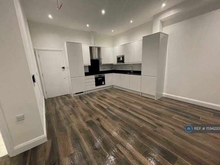 1 Bedroom Flat To Rent In Warham Road, South Croydon, CR2