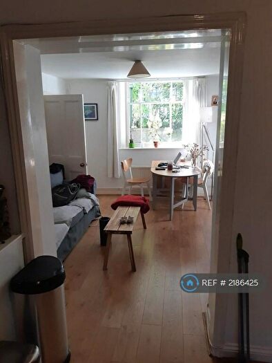 1 Bedroom Flat To Rent In Oval, London, SE11