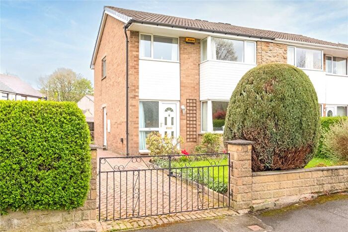 3 Bedroom Semi-Detached House For Sale In Lydgate Drive, New Mill, Holmfirth, HD9