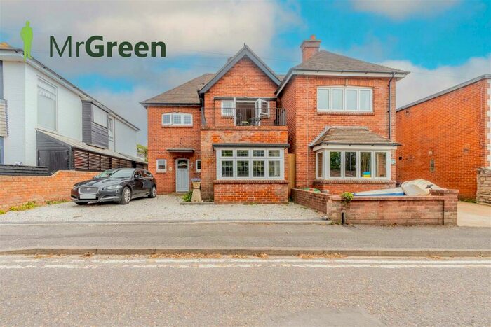 4 Bedroom Semi-Detached House To Rent In Argyle Road, Mudeford, Dorset, BH23