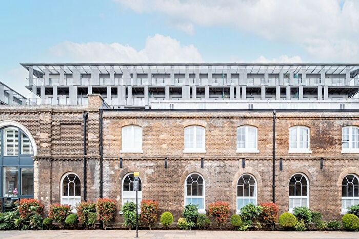 3 Bedroom Flat To Rent In Gun Carriage Walk, Woolwich, London, SE18