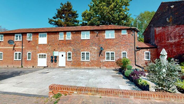 1 Bedroom Flat To Rent In The Mall Faversham Kent, ME13