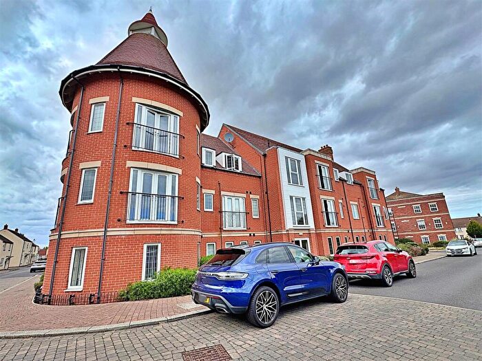 1 Bedroom Apartment For Sale In Peterson Drive, New Waltham, Grimsby, N.E. Lincs, DN36