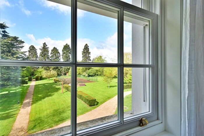1 Bedroom Apartment For Sale In Highfield Lane, Tyttenhanger, Hertfordshire, St. Albans, AL4