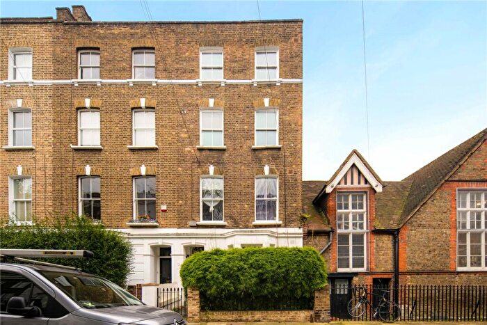 2 Bedroom Flat To Rent In Falkland Road, London, NW5