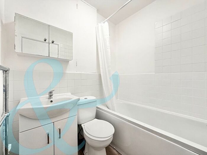 1 Bedroom Flat To Rent In Holden Road, London, N12