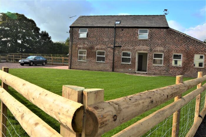 3 Bedroom Barn Conversion To Rent In Swallow Barn, Glaziers Lane, Culcheth, WA3