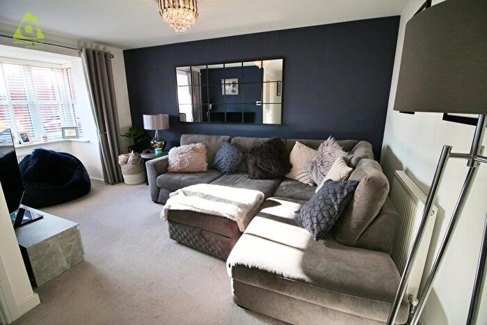 3 Bedroom Semi-Detached House To Rent In Cotton Meadows, Bolton, BL1