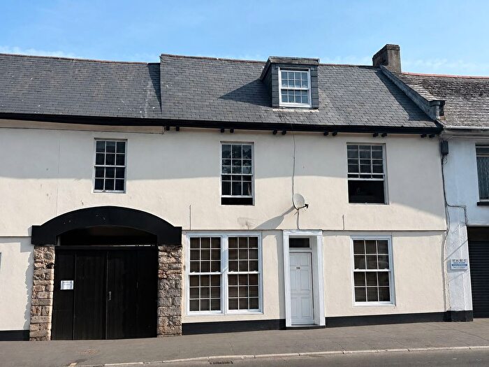 4 Bedroom Flat For Sale In East Street, Newton Abbot, TQ12