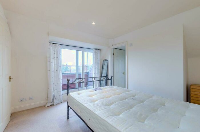 2 Bedroom Penthouse To Rent In London Road, Guildford, GU1