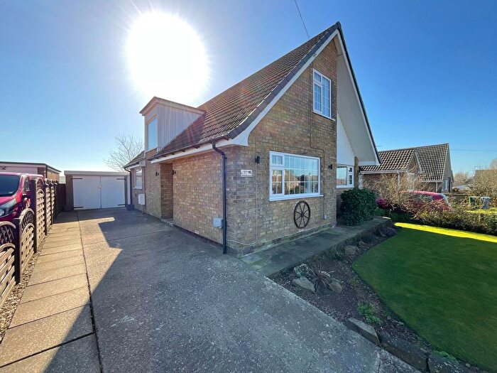 4 Bedroom Detached Bungalow For Sale In Greencroft Gardens, Cayton, YO11