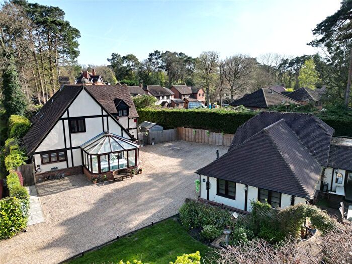 5 Bedroom Detached House For Sale In Youlden Drive, Camberley, Surrey, GU15