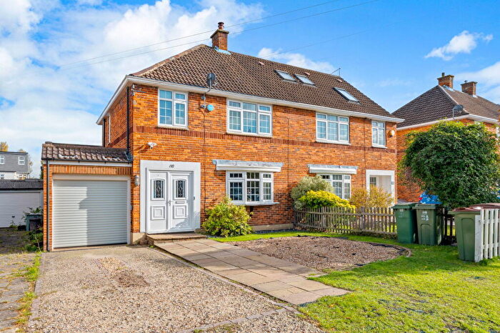 3 Bedroom Semi Detached House For Sale In Tudor Avenue, Worcester Park, Surrey, KT4
