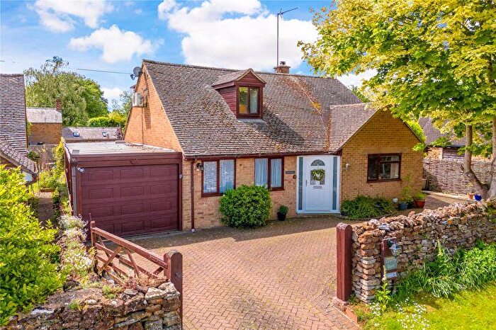 4 Bedroom Detached House For Sale In Cherry Bank, The Bourne, Hook Norton, OX15