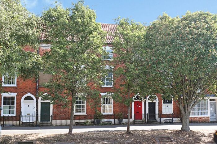 5 Bedroom Terraced House For Sale In North Parade, Grantham, NG31