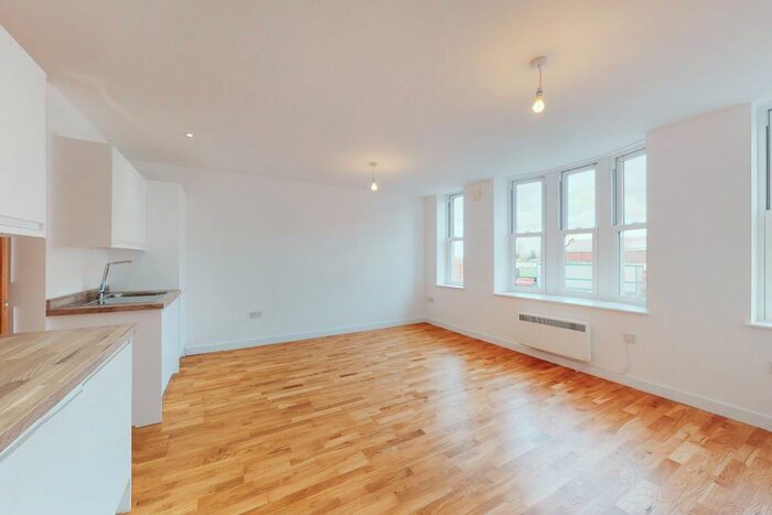 2 Bedroom Flat To Rent In North End Road, Golders Green, NW11