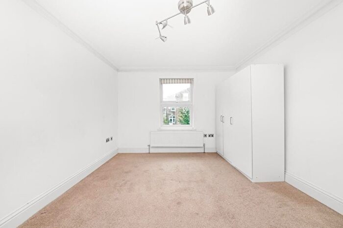 2 Bedroom Flat For Sale In East Dulwich Grove, East Dulwich, SE22