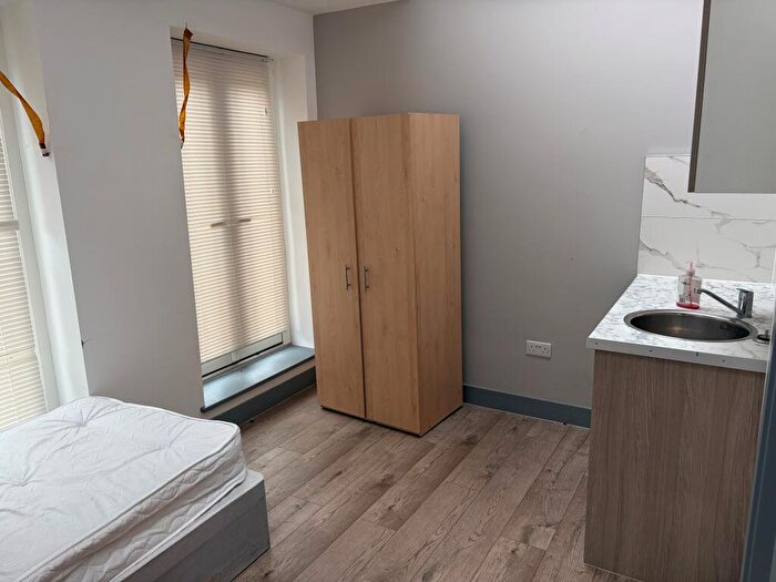 Studio To Rent In Corkran Road, Surbiton, Kingston Upon Thames, KT6