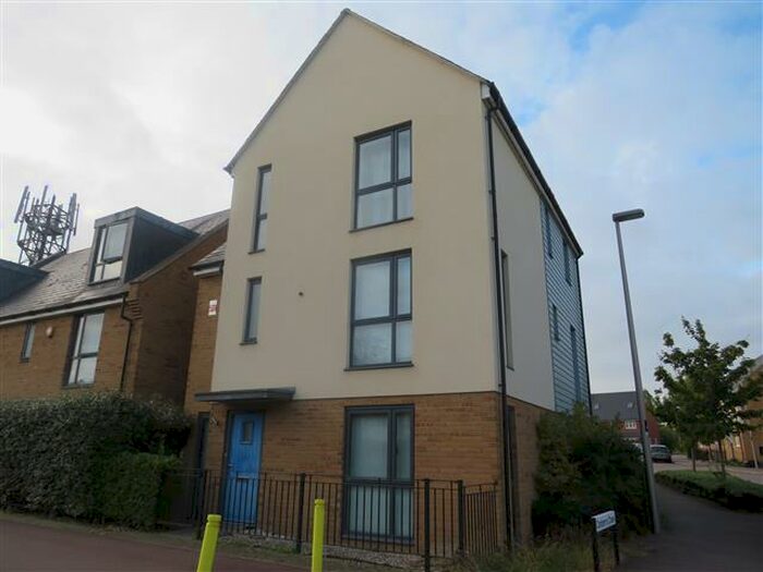 5 Bedroom House To Rent In Fen Street, Brooklands, Milton Keynes, MK10