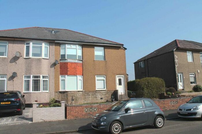 3 Bedroom Flat To Rent In Hartlaw Crescent, Glasgow, G52