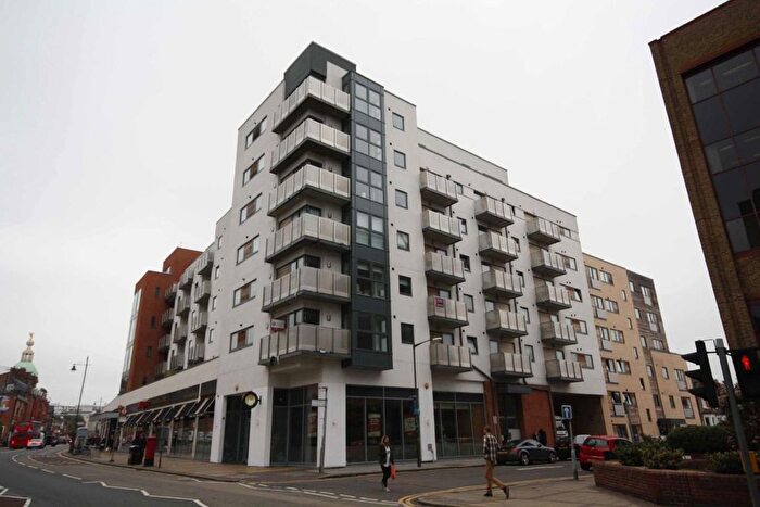 2 Bedroom Flat To Rent In Stanley Road, Wimbledon, SW19
