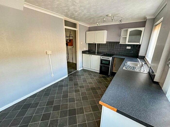 3 Bedroom Terraced House For Sale In Butterwick Walk, Corby, NN18