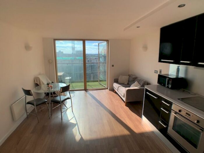 2 Bedroom Apartment To Rent In West Point, Leeds City Centre, LS1