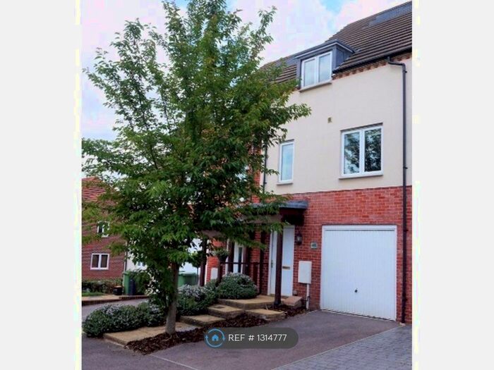 3 Bedroom Terraced House To Rent In Melrose Close, Maidstone ME15