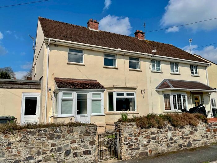 4 Bedroom Semi-Detached House To Rent In Pilton Lawn, Barnstaple, EX31
