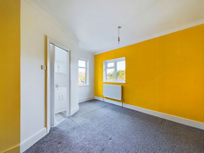 1 Bedroom Flat To Rent In Pevensey Road, Worthing, BN11