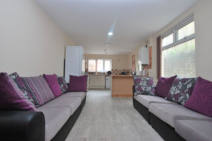 7 Bedroom Terraced House To Rent In Monthermer Road, Cathays, CF24