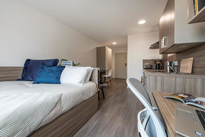 1 Bedroom Private Hall To Rent In Hollis Croft - Studio Gold, S1