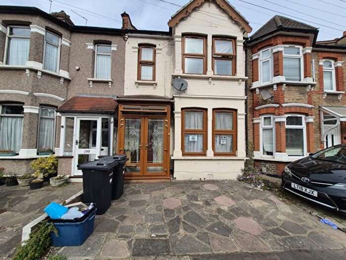 5 Bedroom Terraced House To Rent In Hampton Road, Ilford, IG1