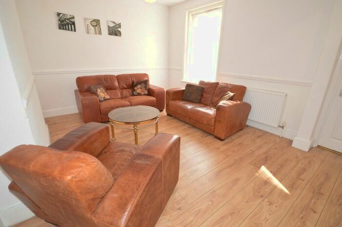 5 Bedroom Detached House To Rent In Osborne Road, Winton, BH9