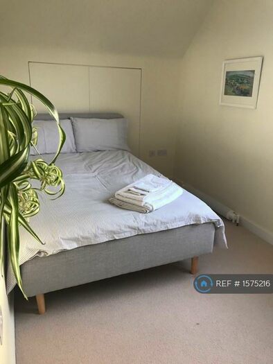 1 Bedroom Flat To Rent In Sandringham Rd, London, E8