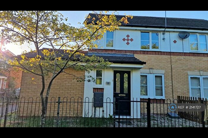 3 Bedroom Semi-Detached House To Rent In Emerson Close, Swindon, SN25