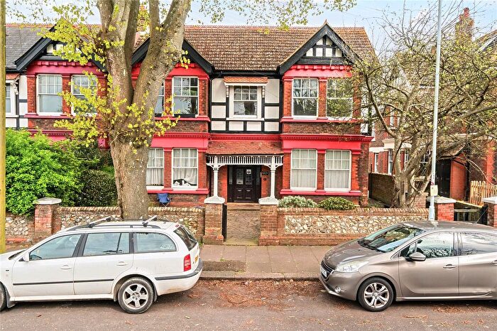 1 Bedroom Flat For Sale In Shakespeare Road, Worthing, West Sussex, BN11